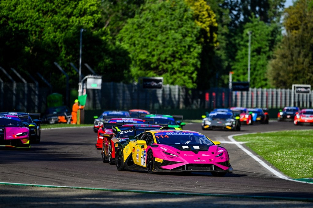 Milan Rytter går efter pokalerne på Monza.
(Foto: Fotospeedy)